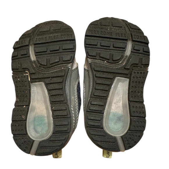 Carter’s Toddler Light Up Velcro Sneakers - Picture 8 of 10